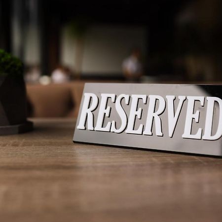 Premiere Hotel Хуст Экстерьер фото
