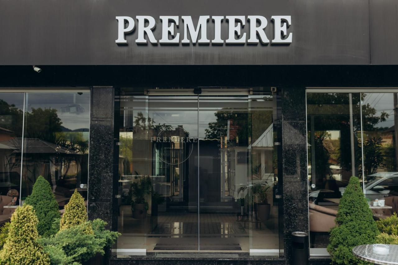 Premiere Hotel Хуст Экстерьер фото