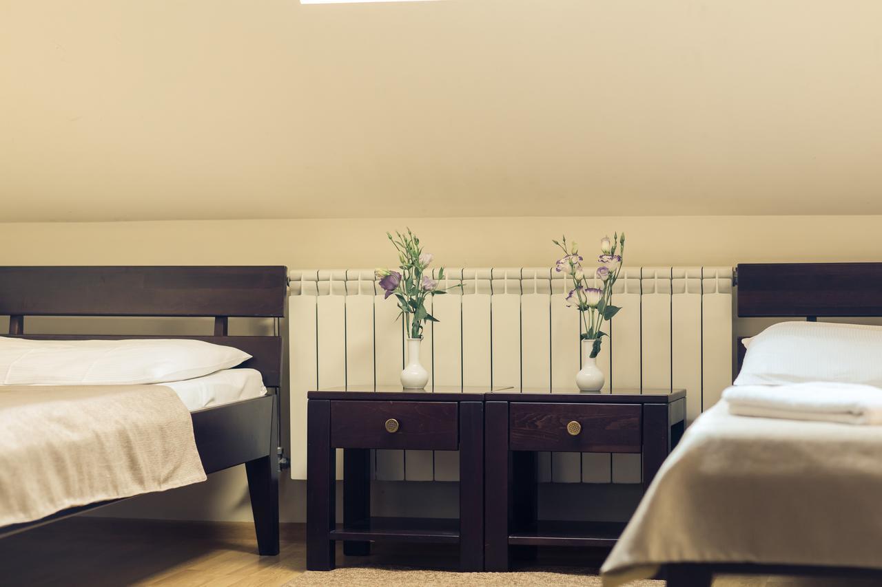 Premiere Hotel Хуст Экстерьер фото