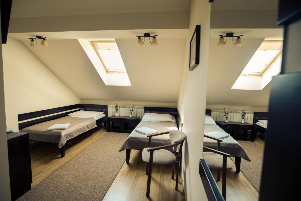 Premiere Hotel Хуст Экстерьер фото